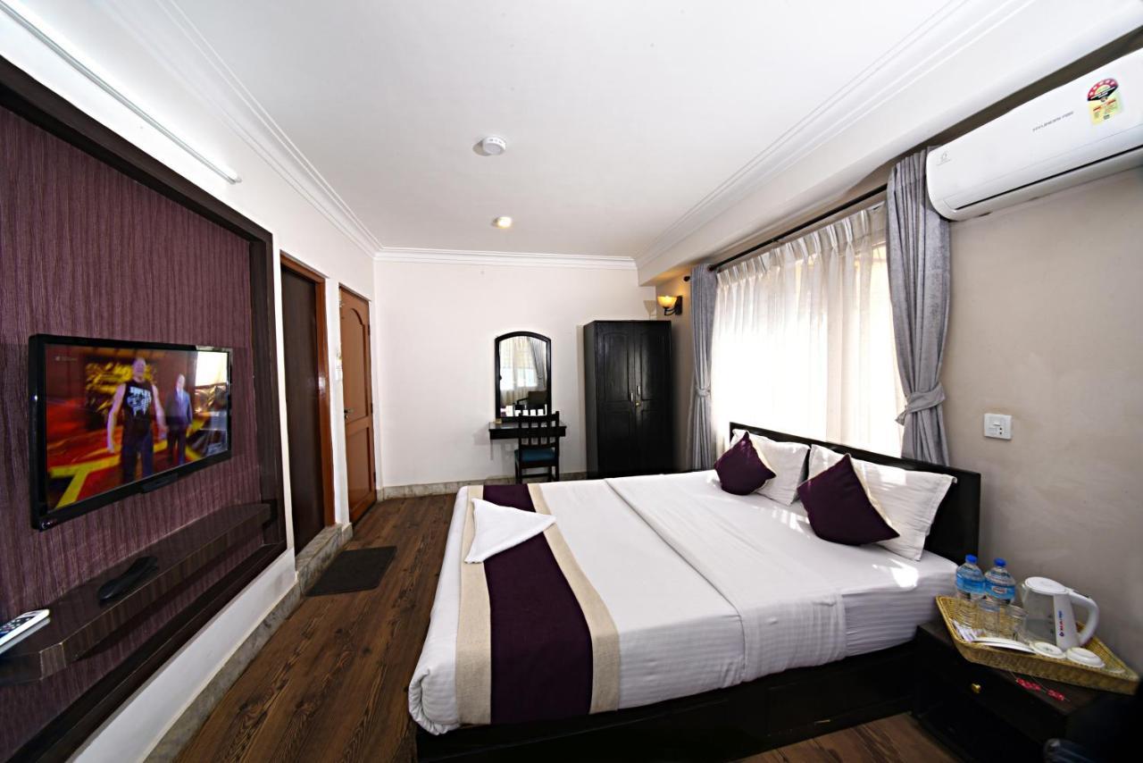 Hotel Livin Катманду Екстер'єр фото