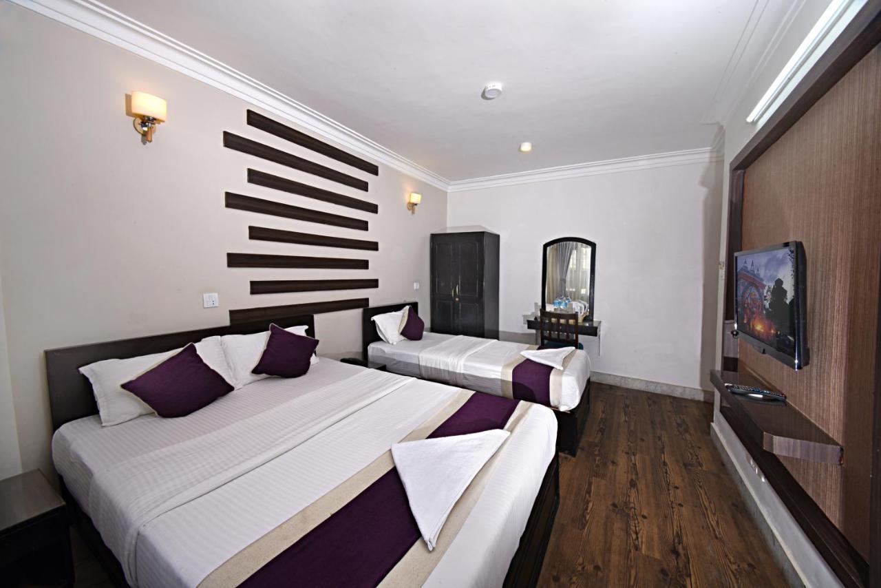 Hotel Livin Катманду Екстер'єр фото