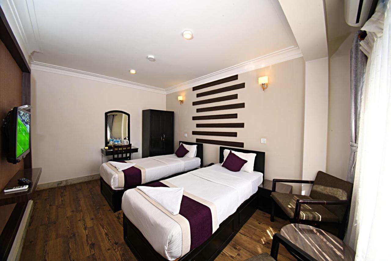 Hotel Livin Катманду Екстер'єр фото
