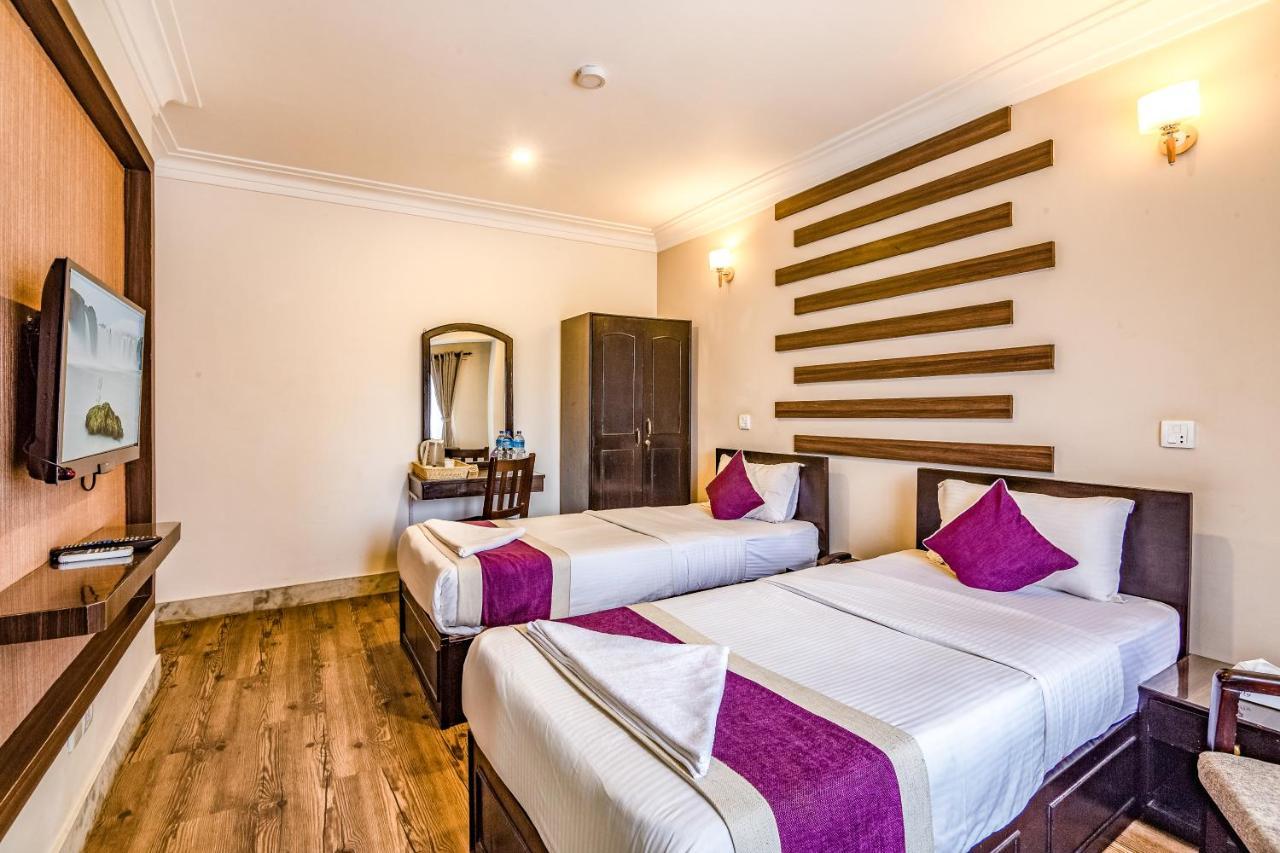 Hotel Livin Катманду Екстер'єр фото